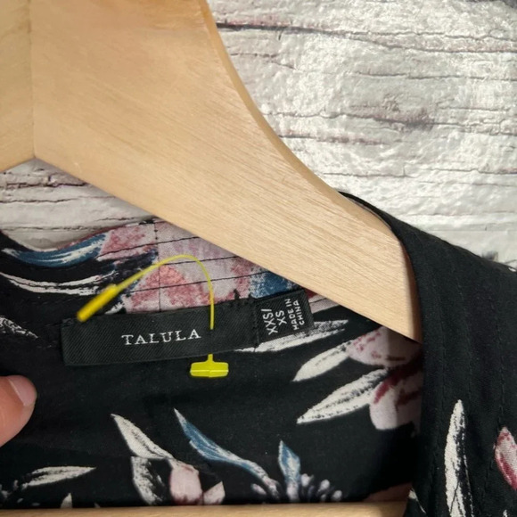 Talula Fawkner kimono black floral size  xxs/xs pink - Picture 6 of 9